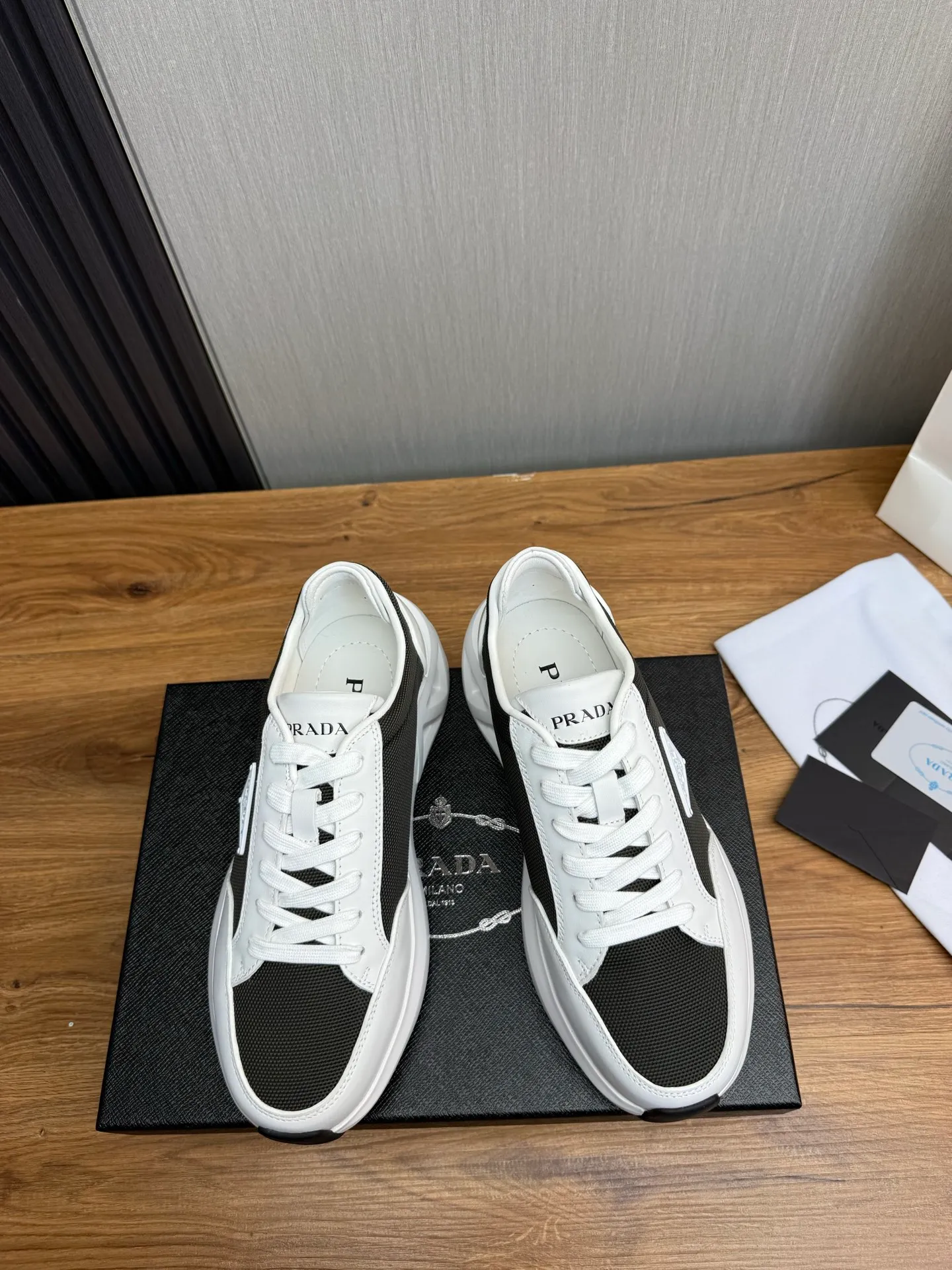 Men's shoes 💰760💰 [PRADA] New models synchronized with the official website, high-quality shipments ✔️Best sellers🔥 Original cowhide + cowhide lining, 1🆚1 replica, original original sole, 38-45 (men's 38.45 custom-made, non-refundable)